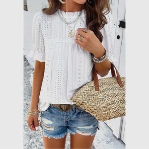 White eyelet stretch short sleeve shirt NWT